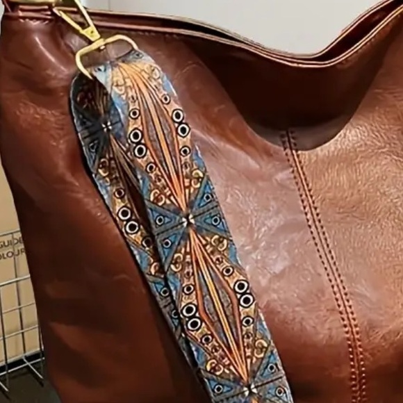 NWT Vegan Leather Tote Bag - Picture 3 of 7